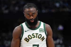 Trở nên tốt hơn! Jaylen Brown đã ghi trung bình 29,5 điểm, 6,2 rebounds và 3,5 kiến ​​​​tạo trong 11 trận vừa qua, tất cả đều ghi được hơn 20 điểm.