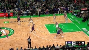 Đôi ghi được 63 điểm, Durant ghi được 20 điểm, và Celtics bắn 25 quả ba điểm qua Suns để hoàn thành ván đôi.