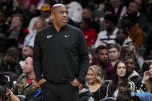 Mike Brown: Cường độ của Knicks cao và chúng tôi cần phù hợp với cường độ của họ