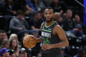 Shams: TJ Warren ký hợp đồng 10 ngày thứ hai với Timberwolves