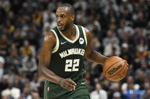 Middleton nói về 16 pha kiến ​​tạo của Lillard: Anh rất giỏi tìm ra điểm yếu của đối thủ