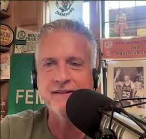 Bill Simmons: Quy tắc 65 trò chơi là không công bằng. Một số người sẽ nhận được ít tiền hơn vì nó có thể chấp nhận được.