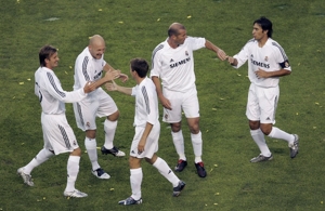 Danh sách trận đấu từ thiện Real Madrid thứ Bảy: Zidane, Figo, Raul có tên trong danh sách, Carlos và Pavon sẽ tham gia