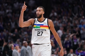 Gobert: Thật bực bội khi không thể thi đấu nhưng tôi rất hào hứng với màn trình diễn của toàn đội