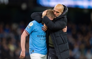 Guardiola: De Bruyne là một trong những cầu thủ xuất sắc nhất lịch sử đội bóng Không có anh ấy thì đừng nói chuyện chiến thuật với tôi