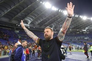 Sau khi giành chiến thắng trong trận derby, De Rossi đã có 8 trận thắng, 2 trận hòa và 1 trận thua tại giải VĐQG Roma kể từ khi De Rossi lên nắm quyền, chỉ thua Inter Milan.